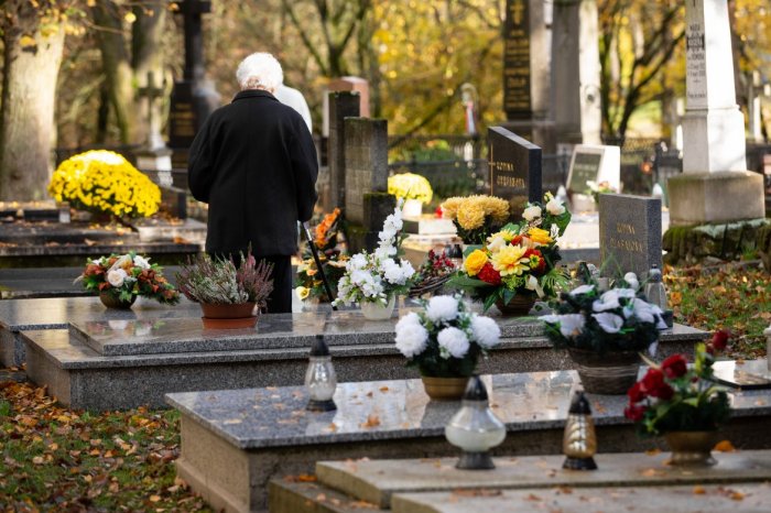 Ilustračný obrázok k článku Slovensko VYMIERA! Oproti minulému roku klesol počet obyvateľov o TISÍCE