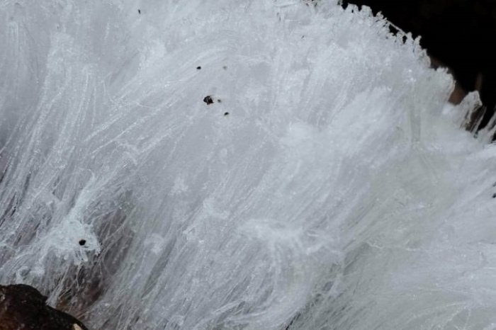 Ilustračný obrázok k článku So zimou prichádza UNIKÁTNY jav: Začína sa sezóna tzv. ľadovej VATY. Čo to je?