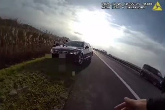 Ilustračný obrázok k článku AUTENTICKÉ policajné VIDEO, ako šoféra Lexusu museli naháňať na diaľnici, v lese i na poli