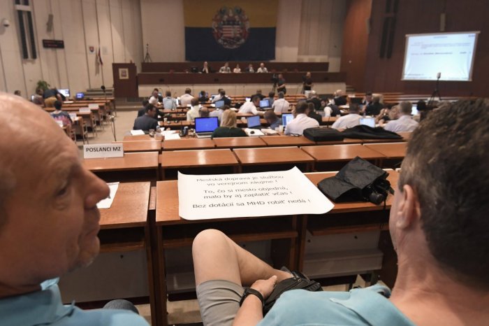 Ilustračný obrázok k článku Podozrenia po tajnom hlasovaní v Košiciach: Polaček obvinenia z politickej korupcie odmieta