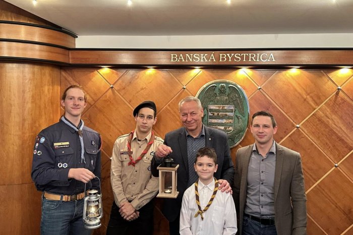 Ilustračný obrázok k článku Betlehemské svetlo je už u primátora: KDE a KEDY si môžete odpáliť aj vy? FOTO