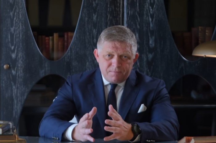 Ilustračný obrázok k článku Premiér v novoročnom príhovore:  Svet je ROZBLÁZNENÝ a Slovensko si v ňom musí nájsť miesto