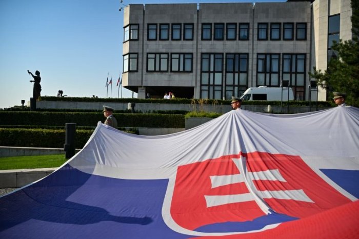 Ilustračný obrázok k článku Nová verzia štátnej hymny zaznela v prvých minútach roka 2025: Takto znie!