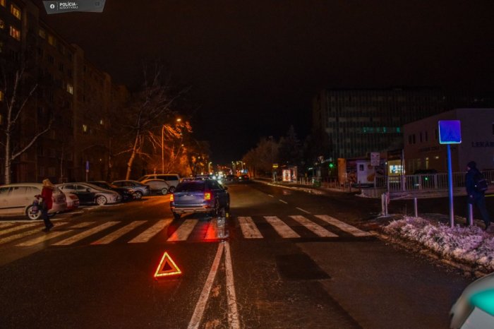 Ilustračný obrázok k článku Vodič na Ondavskej narazil do chodkyne na priechode pre chodcov: Žena má ťažké zranenia!