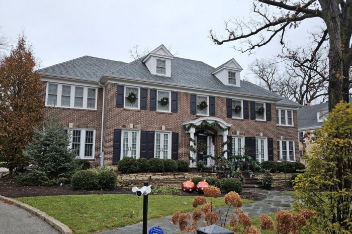 Ilustračný obrázok k článku Legendárny dom zo Sám doma je na PREDAJ! Kúpu zvažoval aj filmový Kevin