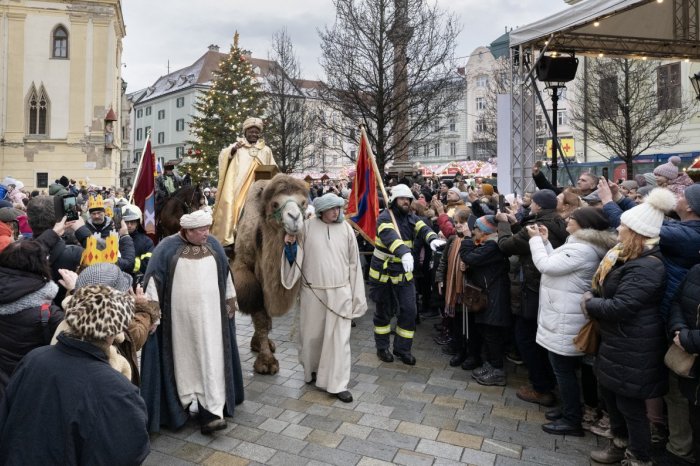 Ilustračný obrázok k článku Program vianočných osláv je za nami: Ukončil ho Trojkráľový sprievod, FOTO