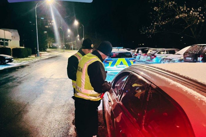 Ilustračný obrázok k článku Vodičák mužovi NEVYDRŽAL ani pol roka: Po policajnej KONTROLE putoval do cely, FOTO