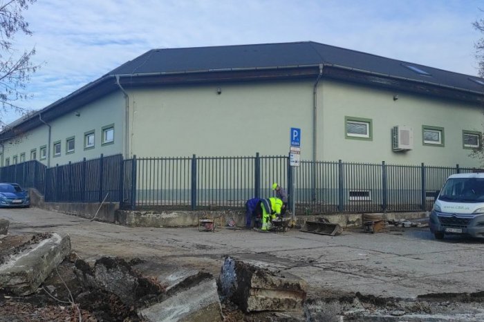 Ilustračný obrázok k článku Plocha je tam pre autá NEBEZPEČNÁ: Pri prešovskej nemocnici začínajú dopravné obmedzenia