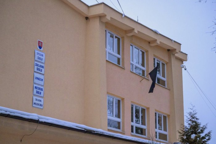 Ilustračný obrázok k článku Primátor obce po tragickom útoku na východe: Stále je to šok, plynie riaditeľské voľno