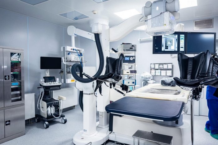 Ilustračný obrázok k článku SKVELÁ novinka v UNB: Pacientom umožní ŠETRNEJŠIU liečbu močových kameňov