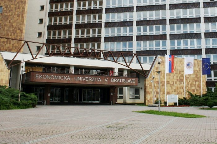 Ilustračný obrázok k článku Bezpečnostná HROZBA: Ekonomickú univerzitu v Bratislave museli EVAKUOVAŤ