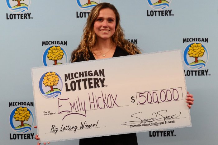 Ilustračný obrázok k článku Dcéra si s otcom pod stromčekom VYMENILA darčeky: Získala žreb, vyhrala pol MILIÓNA