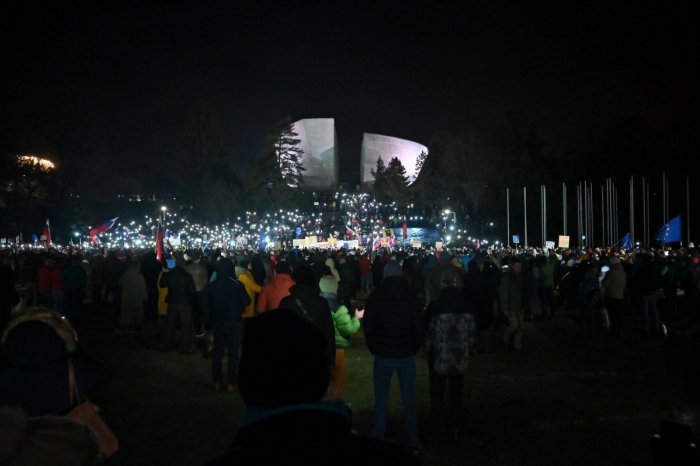 Ilustračný obrázok k článku Cestujúcich čakajú ZMENY: Pre PROTEST odklonia autobusy aj trolejbusy