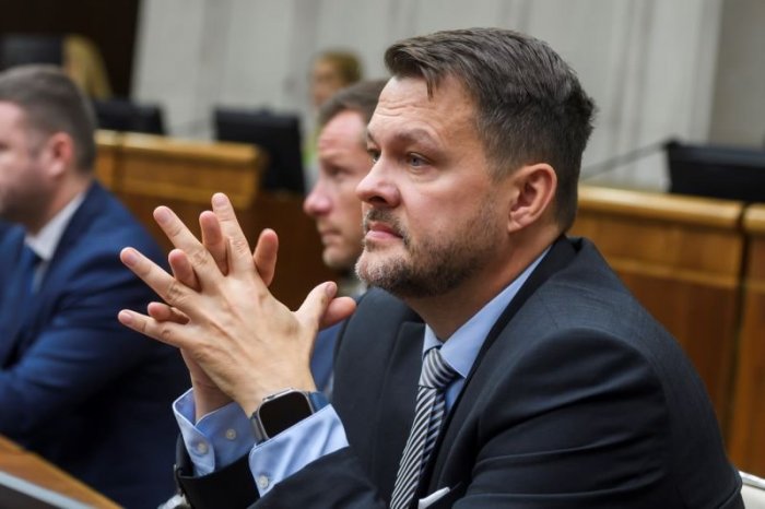 Ilustračný obrázok k článku Povedali si dosť: Rebelujúcich poslancov Migaľa a Šalitroša VYLÚČILI z Hlasu-SD!