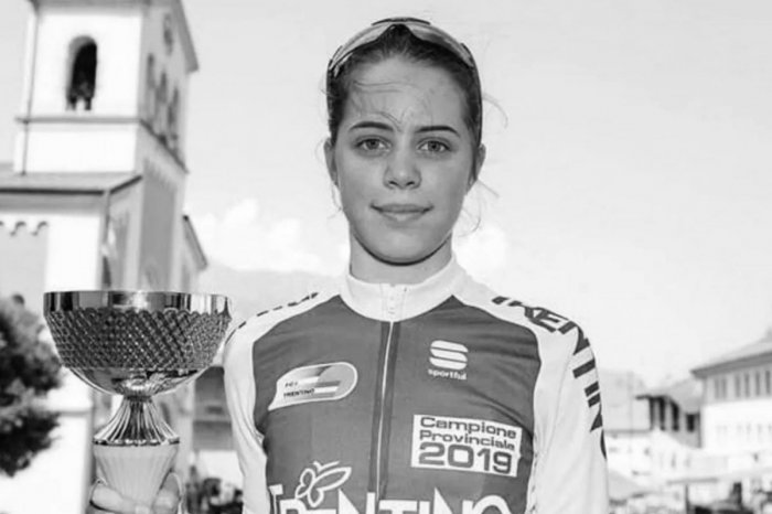 Ilustračný obrázok k článku TRAGÉDIA na tréningu: Talentovaná cyklistka (†19) ZOMRELA v náručí vlastného brata