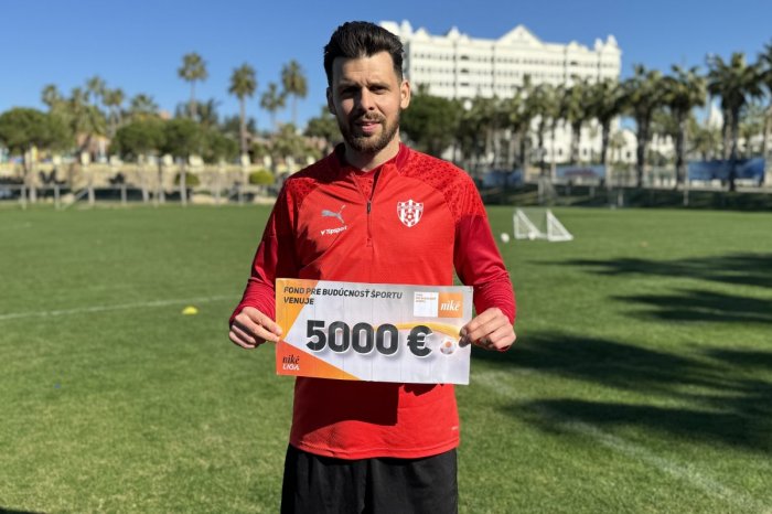 Ilustračný obrázok k článku Michal Ďuriš strelil Gól mesiaca a potešil mladých brankárov