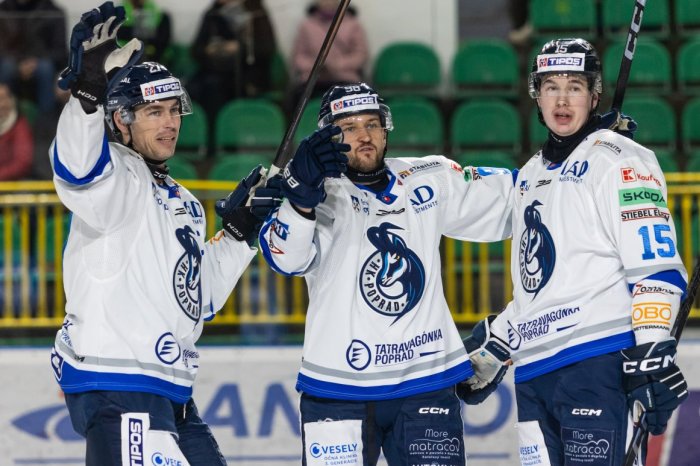 Ilustračný obrázok k článku Popradčania vytvorili rekord! Novým Zámkom nastrieľali neskutočných 12 gólov