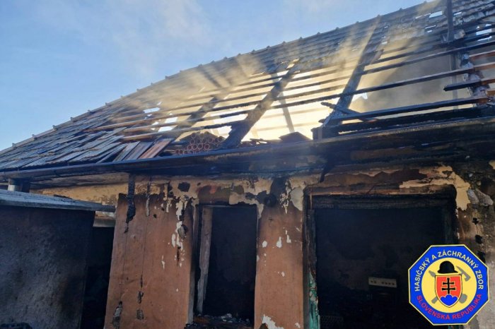 Ilustračný obrázok k článku Ranná DRÁMA na juhu Slovenska: Rodinný dom je v PLAMEŇOCH, FOTO