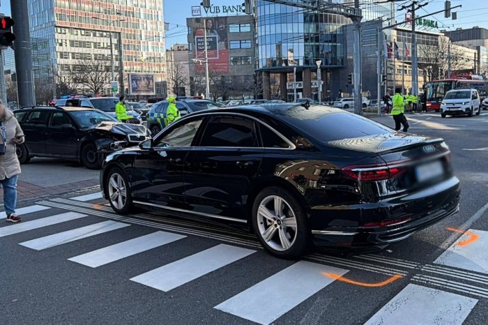 Ilustračný obrázok k článku MIMORIADNE: Minister financií Kamenický mal dopravnú NEHODU!