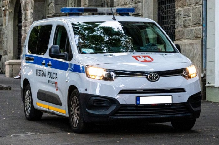 Ilustračný obrázok k článku TRAGICKÝ prípad smrti bezdomovca: Mestskí policajti sa OHRADILI voči spájaniu s útokom