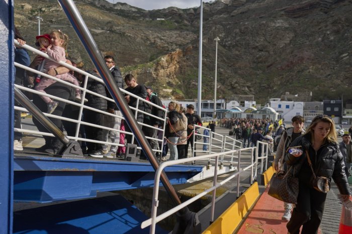 Ilustračný obrázok k článku Otrasy neutíchajú! Tisíce ľudí už v strachu opustili ostrov Santorini