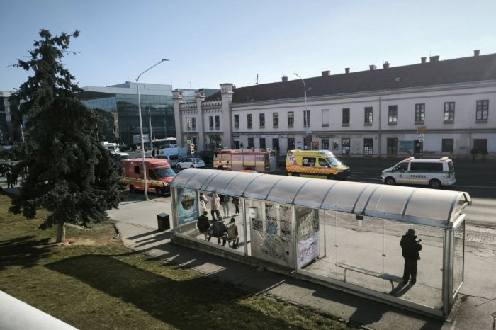 Ilustračný obrázok k článku Autobus ZRAZIL chlapca! Vbehol mu POD kolesá!