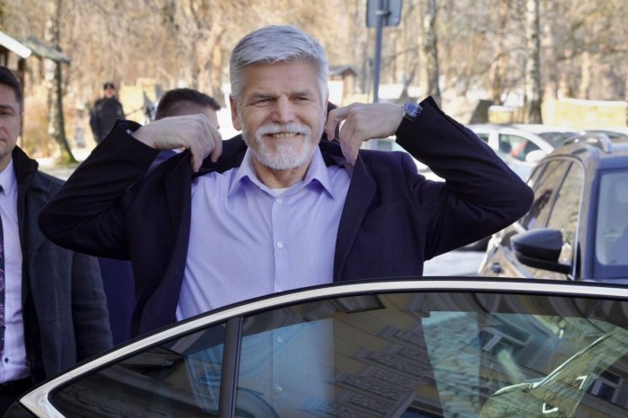 Ilustračný obrázok k článku ŠKANDÁL v blízkosti českého prezidenta! OPITÝ ochrankár Petra Pavla mal dopravnú NEHODU