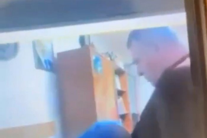 Ilustračný obrázok k článku VIDEO Primár po konferencii nevypol kameru. Na USPOKOJOVANIE od sestričky "zízal" prezident