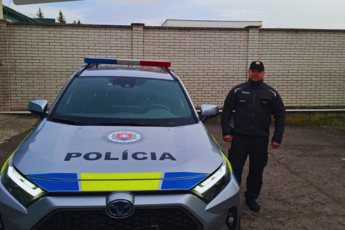 Ilustračný obrázok k článku Policajt HRDINSKY zasiahol aj v čase voľna: Pomohol zúfalému majiteľovi auta, FOTO