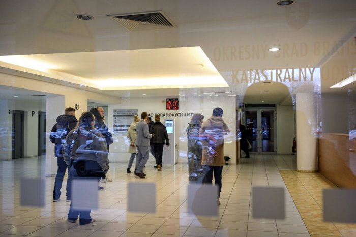 Ilustračný obrázok k článku Postupne OBNOVIA ďalšie služby katastra: Fico prezradil konkrétne TERMÍNY