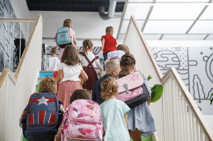 Ilustračný obrázok k článku Čo sa tam deje?! Deti v Malom Slivníku už niekoľko týždňov nechodia prezenčne do školy