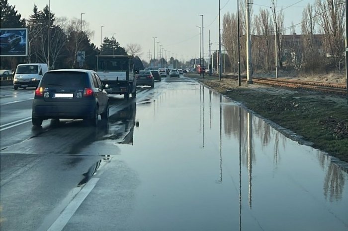 Ilustračný obrázok k článku Voda ZALIALA cestu: Na Račianskej PRASKLO potrubie!