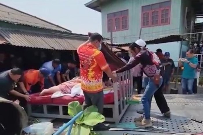 Ilustračný obrázok k článku Záchranári zažili ŠOK! Museli VYBÚRAŤ stenu, 300-kilovú ženu brala do nemocnice ODŤAHOVKA