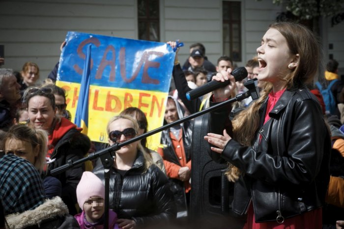 Ilustračný obrázok k článku V srdci Slovenska sa ROZHORIA sviečky: Pripomenú STOVKY detských obetí ruskej agresie