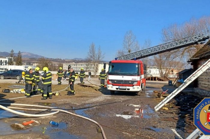 Ilustračný obrázok k článku NEŠŤASTIE v Lemešanoch: Mnohí ľudia z bytovky po požiari nocovali v kultúrnom dome