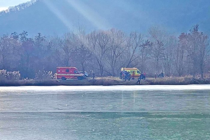 Ilustračný obrázok k článku Vo Veľkom Šariši šlo o život! Pod mužom sa prepadol ľad, zachránil ho ODVÁŽNY hrdina