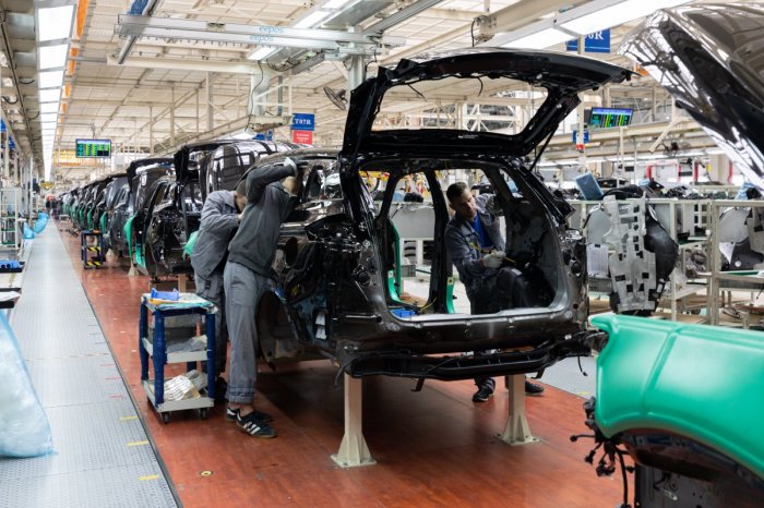 Ilustračný obrázok k článku Slovákov lákajú autá z DOVOZU: Len v Banskobystrickom kraji ich v júli PRIBUDLO vyše 600