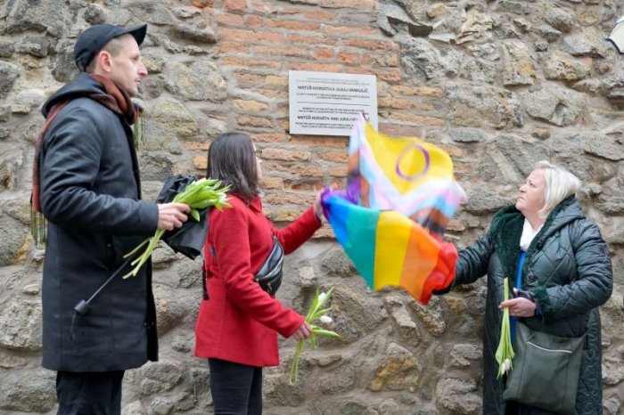 Ilustračný obrázok k článku FOTO: Zavraždených v Teplárni pripomína pamätná tabuľa