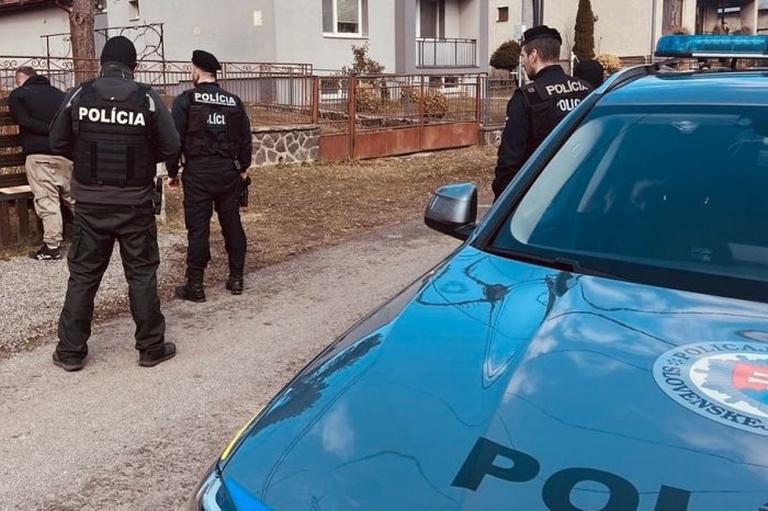 Ilustračný obrázok k článku DRÁMA na východe Slovenska: Muž sa vyhrážal exmanželke zabitím! Na mieste mali  byť aj DETI