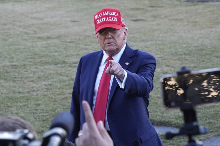 Ilustračný obrázok k článku Aby sme neskončili ako Európa! Menej sa starajme o Putina, viac o migráciu, vyhlásil Trump