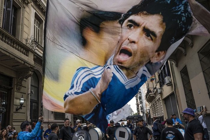 Ilustračný obrázok k článku Dcéra legendárneho Maradonu prelomila mlčanie: V smrti jej otca môže mať prsty MAFIA