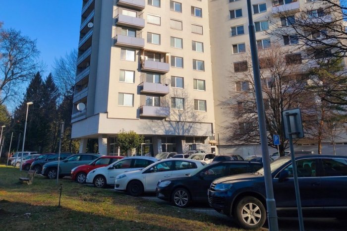 Ilustračný obrázok k článku Seniorka prišla o celoživotné ÚSPORY: Z balkóna vyhodila podvodníkom 17-TISÍC eur!