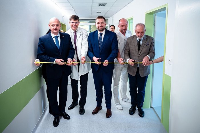 Ilustračný obrázok k článku UNB pokračuje v modernizácii: Otvorila VYNOVENÉ kliniky ORL a ChHK
