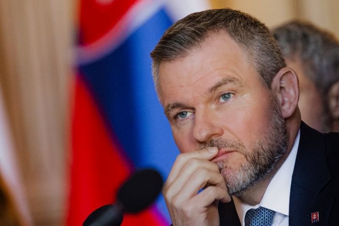 Ilustračný obrázok k článku UZEMNIL ho aj prezident: O geopolitike sa nebudeme baviť s NESKÚSENÝM Erikom Kaliňákom