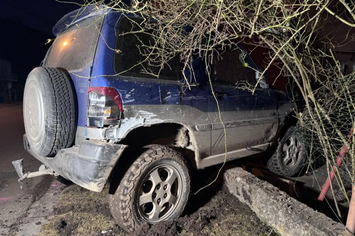 Ilustračný obrázok k článku Primátor stredoslovenského mesta má PROBLÉM: OPITÝ nabúral do plota a skončil v cele