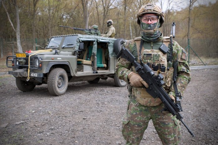 Ilustračný obrázok k článku Niektoré krajiny EÚ chcú obnoviť POVINNÚ vojenskú službu: A čo Slovensko? Politici REAGUJÚ