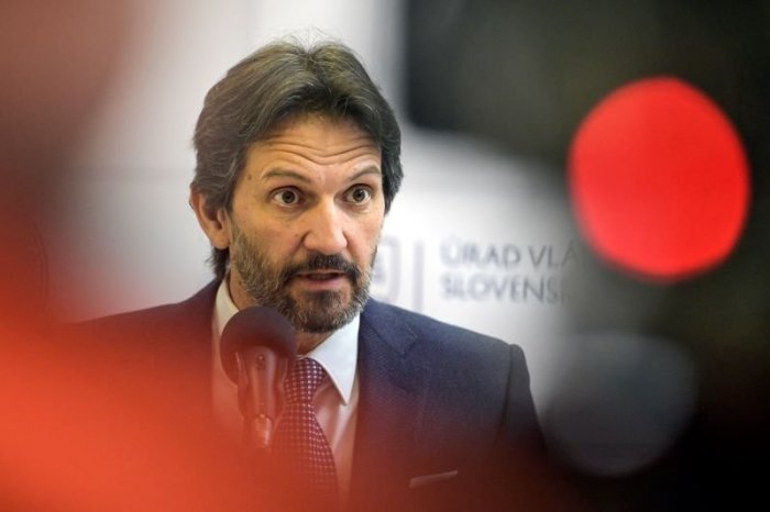 Ilustračný obrázok k článku Kaliňák o nemeckom kancelárovi: Jeho vyhrážky odobratia eurofondov sú smiešne a boľševické