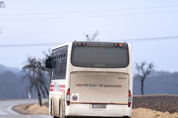 Ilustračný obrázok k článku Dôležitá NOVINKA: V Petrovanoch úplne UZATVORIA úsek, pre autobusy bude platiť obchádzka