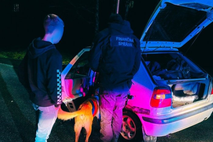 Ilustračný obrázok k článku Išli po alkohole aj hľadaných osobách: Policajná akcia DOGA však priniesla aj iné ODHALENIE