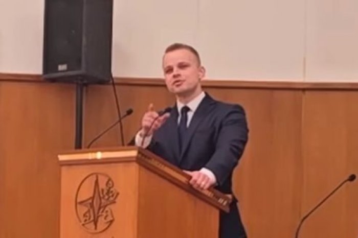 Ilustračný obrázok k článku Mazurek čelí KRITIKE: ZNEUŽIL svoje vystúpenie na akademickej pôde, tvrdí univerzita, VIDEO